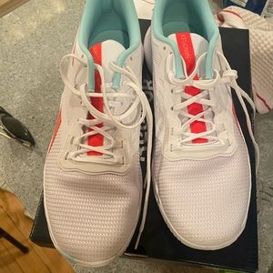 Nanoflex shoes- only worn once - so like new